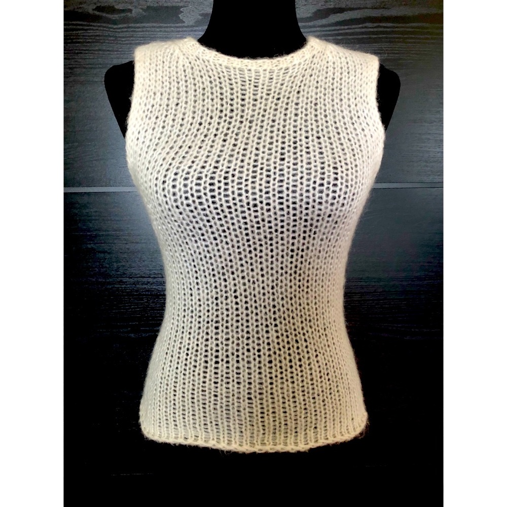 Guess Authentic Sleeveless Ivory Top with
Sheer Back, Women’s Size M (NWOT)